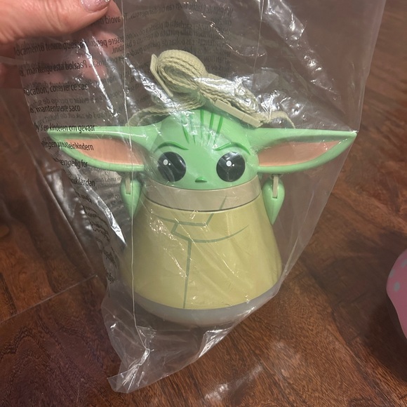 Disney Minnie Mouse & Star Wars Baby Yoda flip top Drinking cups NWT - Picture 2 of 4